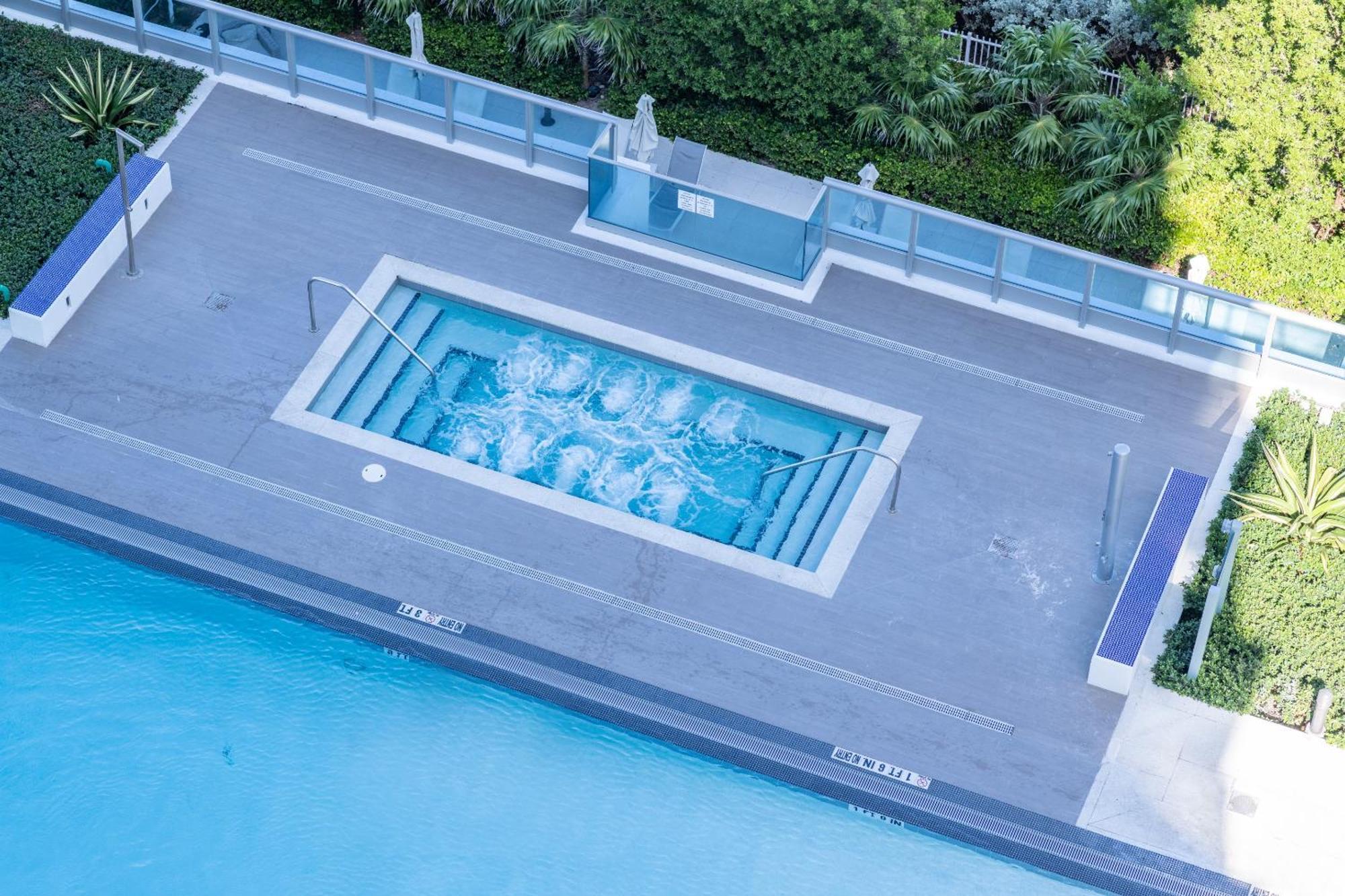 Bluebird Suites Monte Carlo Miami Beach Quarto foto