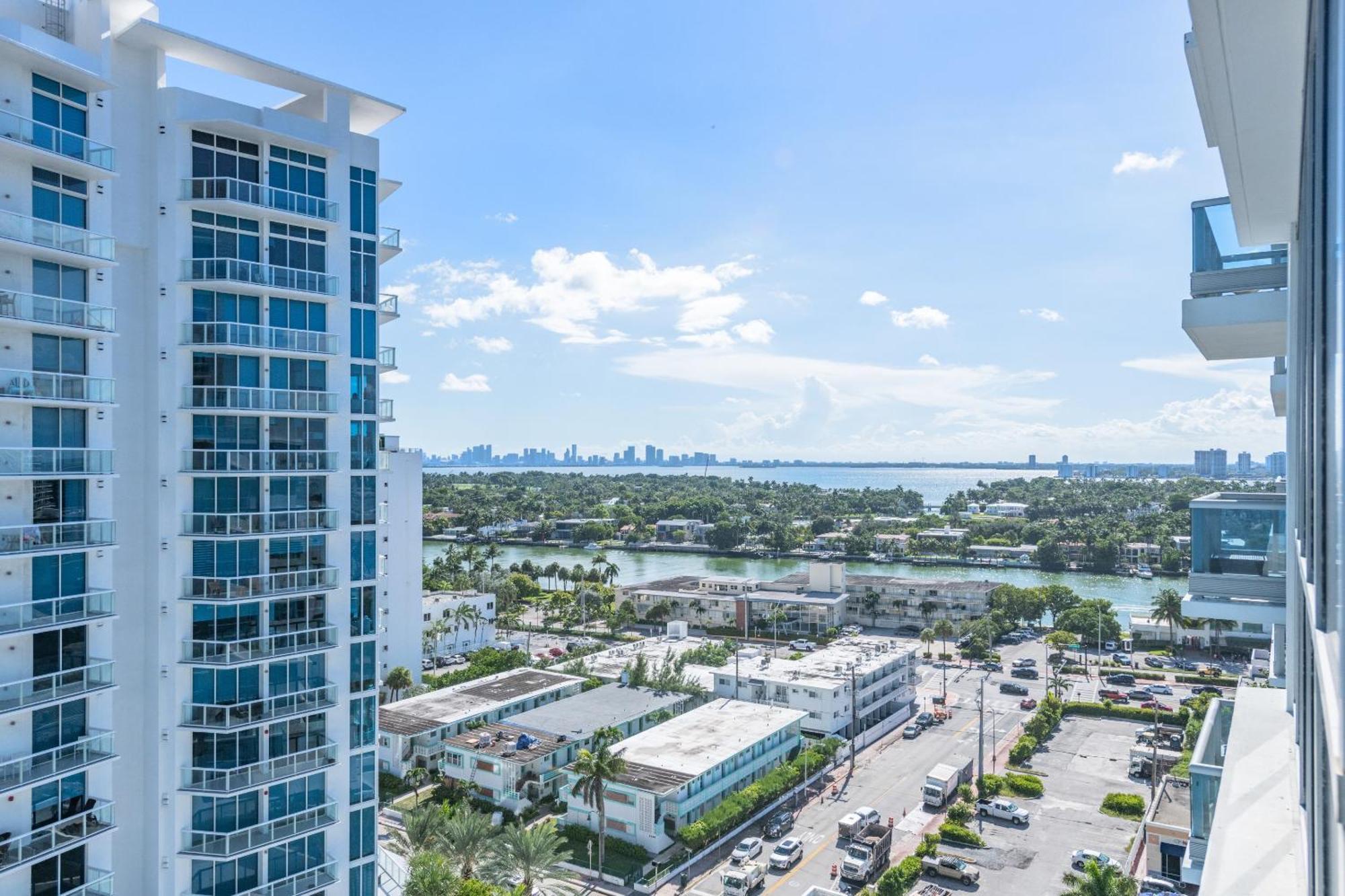 Bluebird Suites Monte Carlo Miami Beach Quarto foto