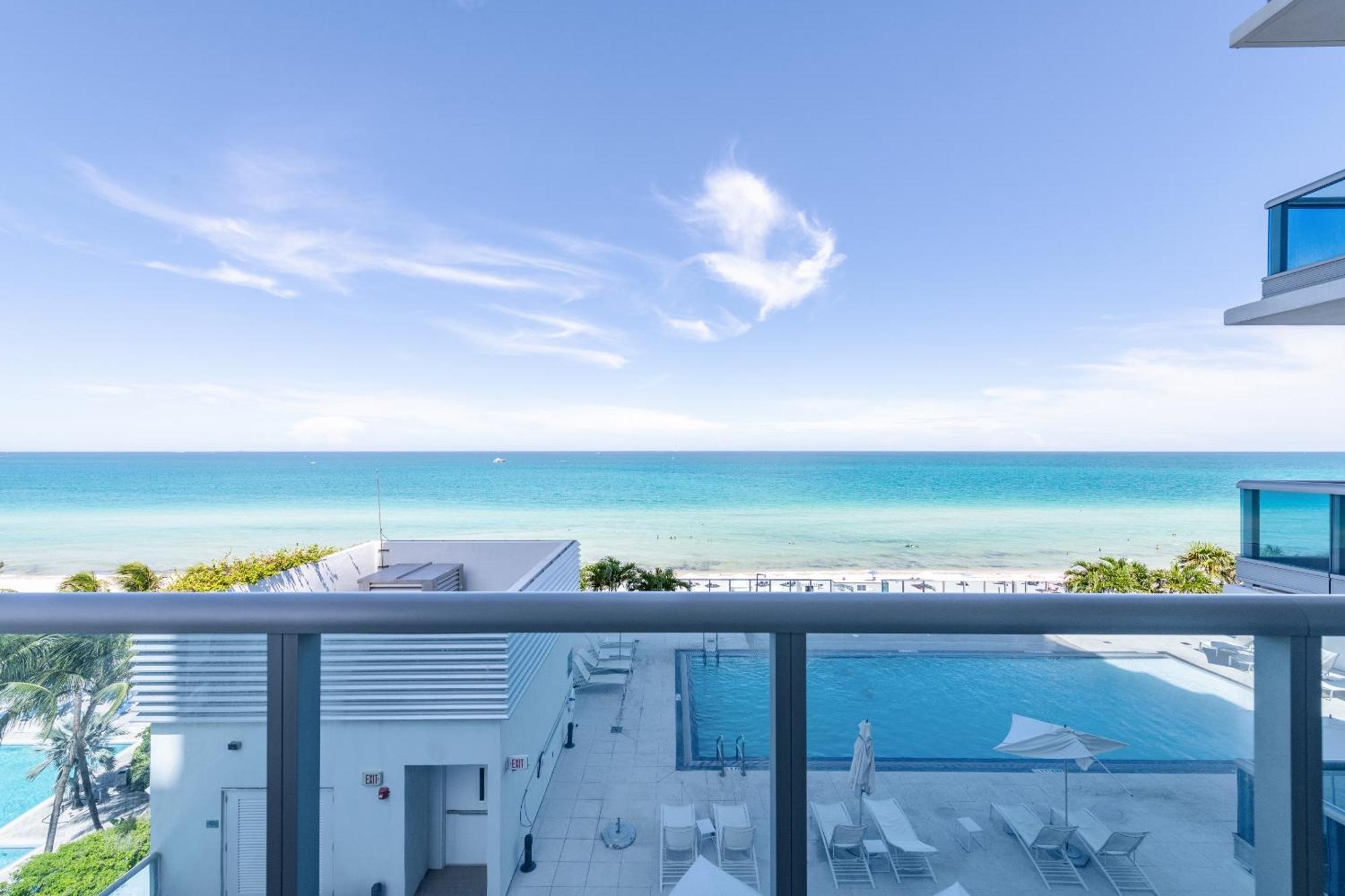 Bluebird Suites Monte Carlo Miami Beach Quarto foto