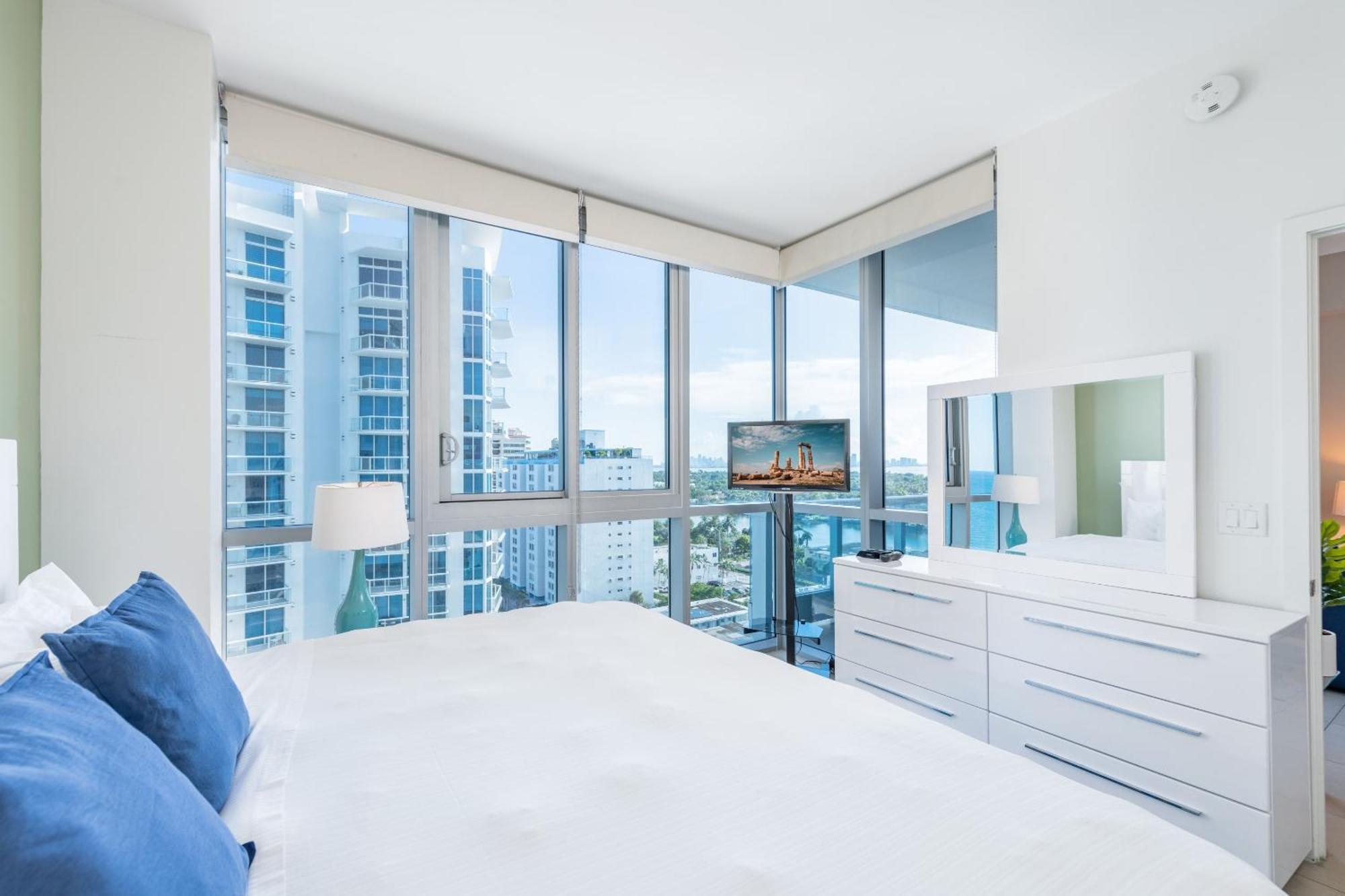 Bluebird Suites Monte Carlo Miami Beach Quarto foto