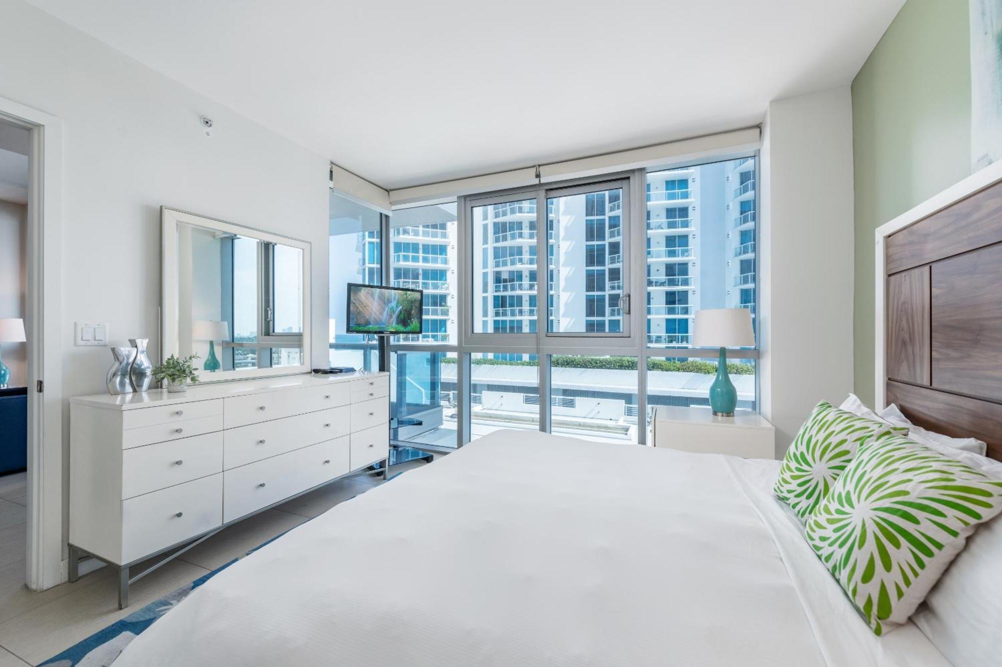 Bluebird Suites Monte Carlo Miami Beach Quarto foto