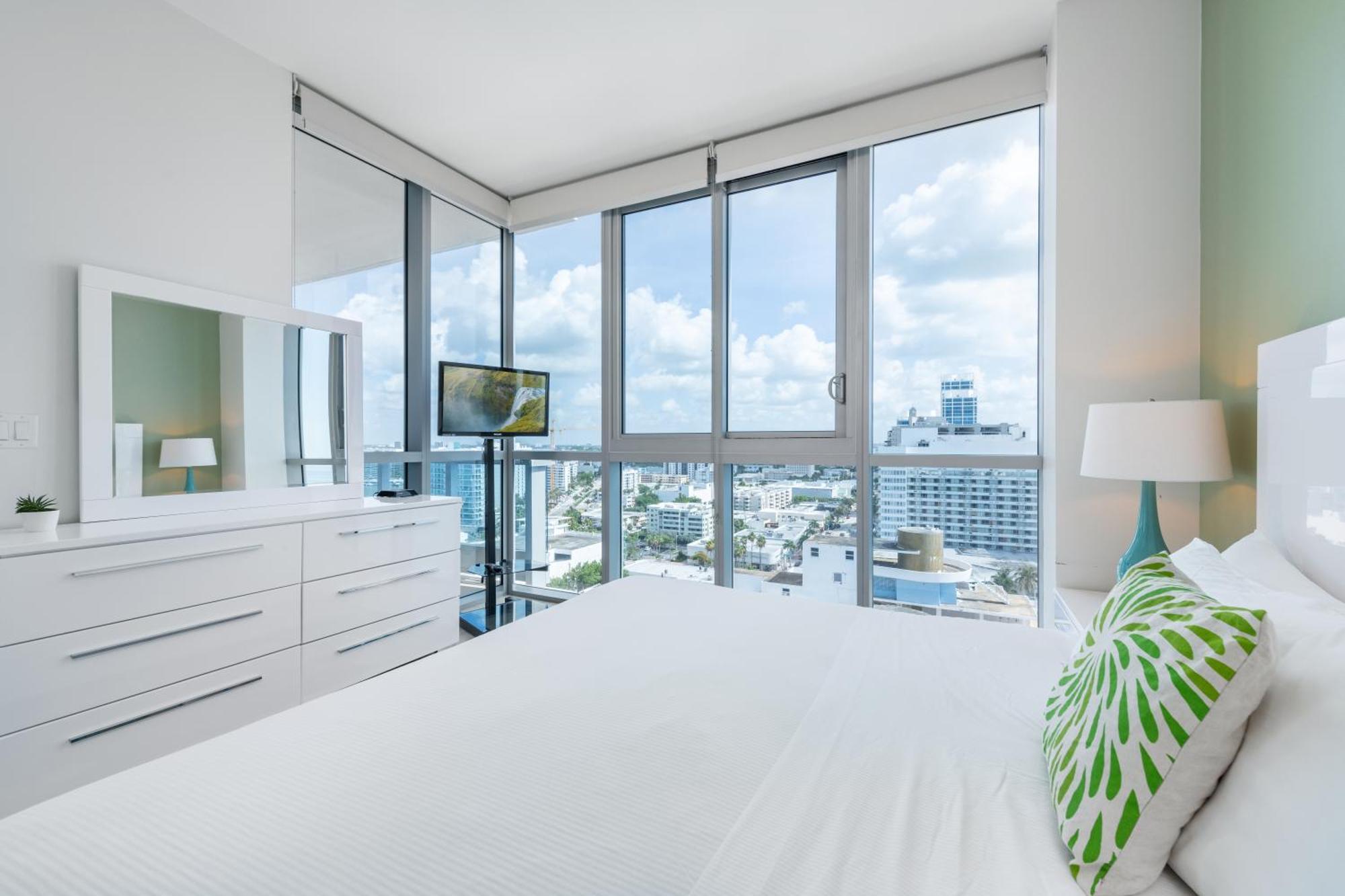 Bluebird Suites Monte Carlo Miami Beach Quarto foto